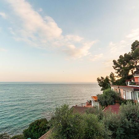 C22 Beachfront Villa - Spa Bath, Pool, Private Beach, Parking Free Andora Exterior foto