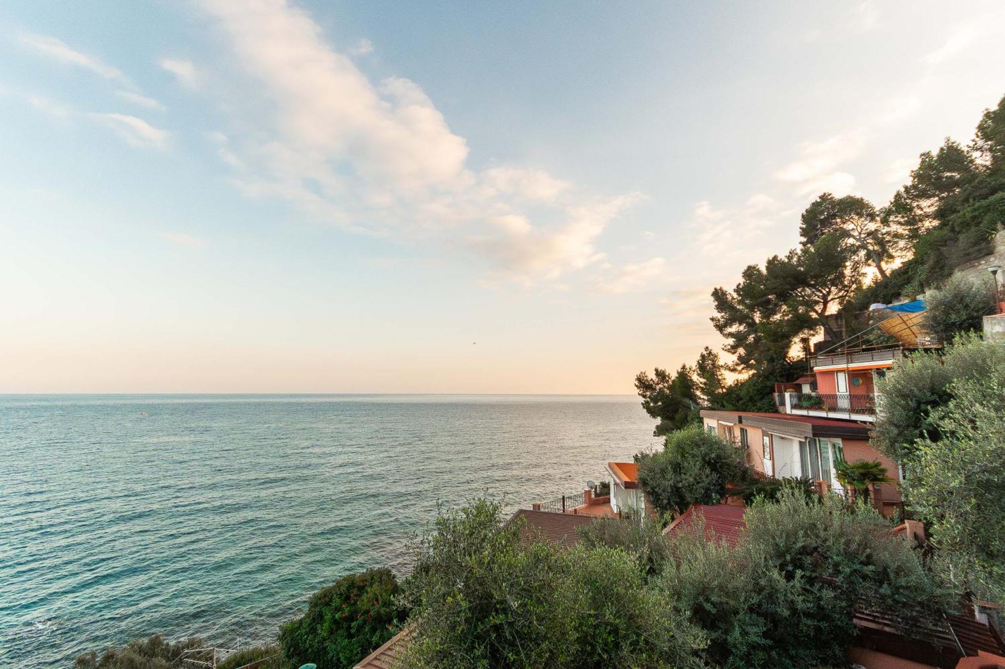 C22 Beachfront Villa - Spa Bath, Pool, Private Beach, Parking Free Andora Exterior foto